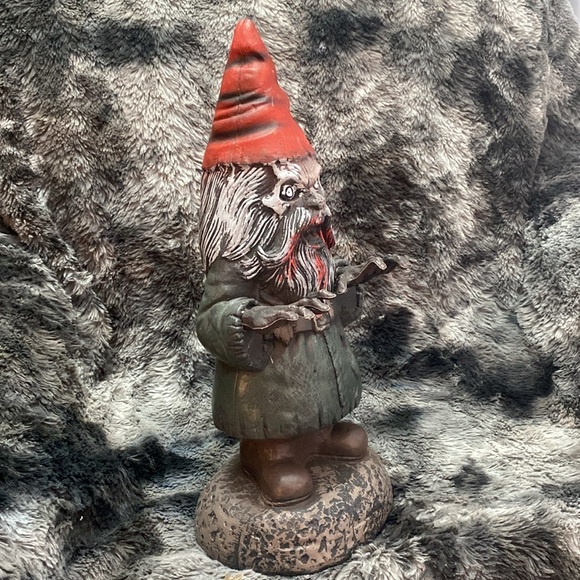 Halloween Zombie Garden Gnome 16"
Plastic Blow Mold - Picture 3 of 16